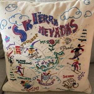Hand embroidered pillow Ski Sierra Nevada